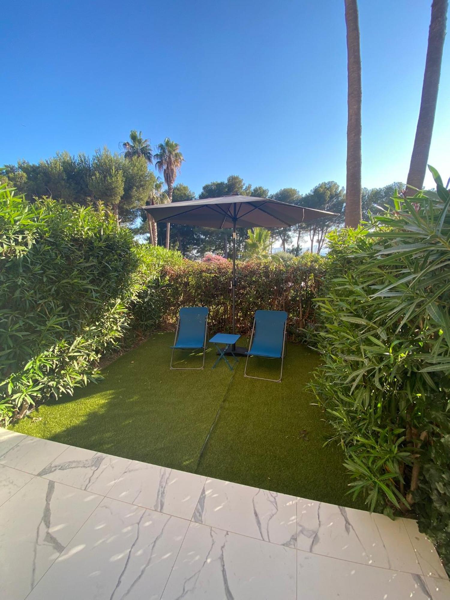 Appartement Face Mer Et Port Santa Lucia Climatise Et Wifi Saint-Raphael  Exterior photo