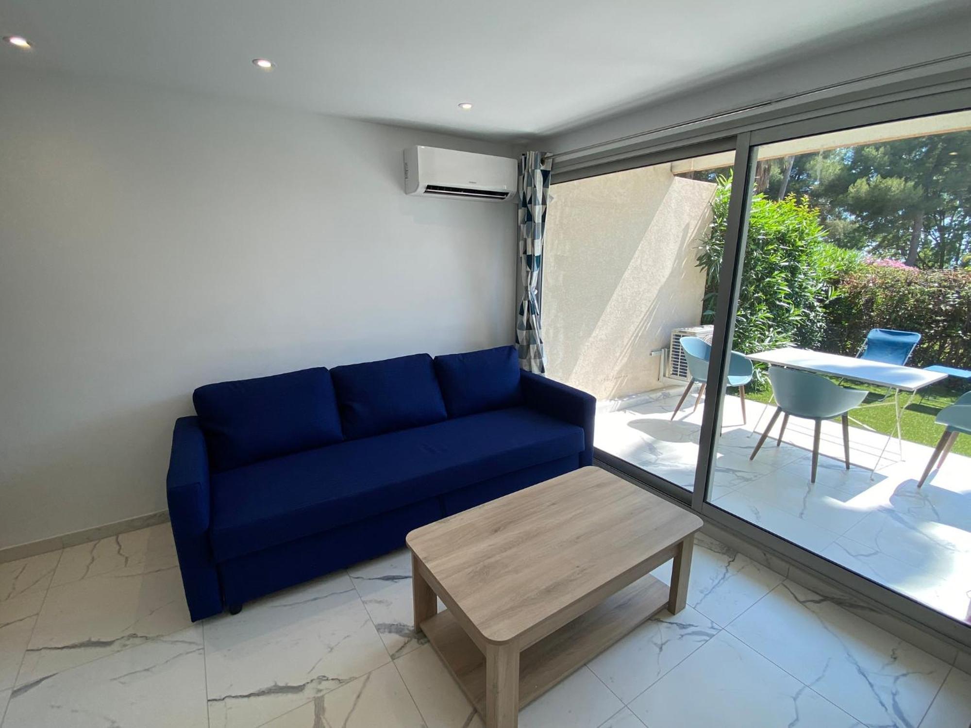 Appartement Face Mer Et Port Santa Lucia Climatise Et Wifi Saint-Raphael  Exterior photo